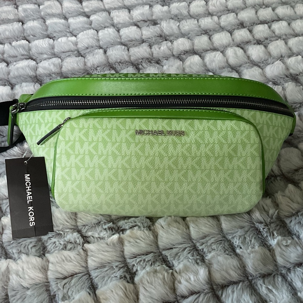 BNWT. Michael Kors Cooper Green Men SM  Ombré Logo Sling  Pack Utility Belt Bag